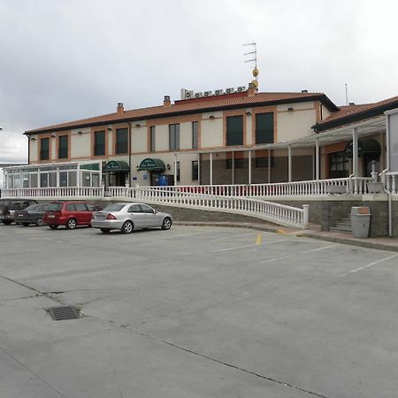 Hostal Las Fuentes 아리발로 외부 사진